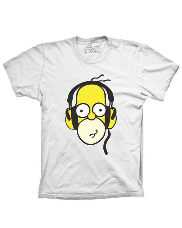 Camiseta Personagem Ouvindo Música